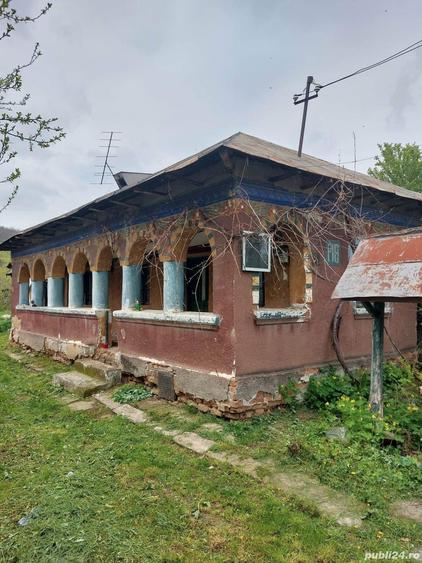 Casă în Coțofenii din Dos