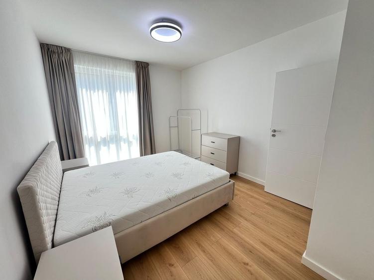 Apartament cu 2 camere semidecomandat, mobilat în Florești