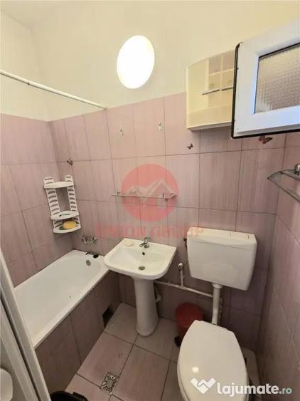 Casă cu 1 camere cu Canalizare în Central