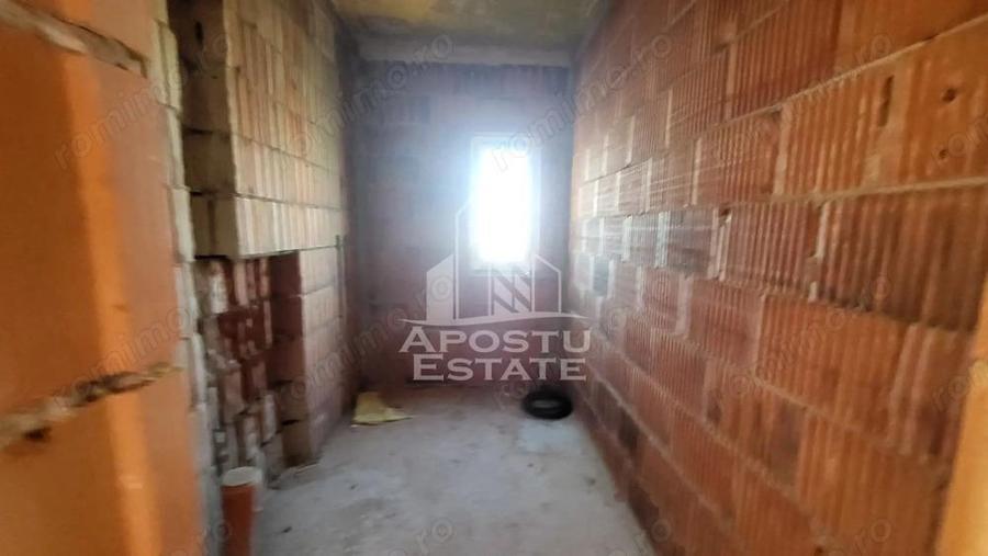 Casă cu 4 camere cu Teren 350 Mp în Giarmata