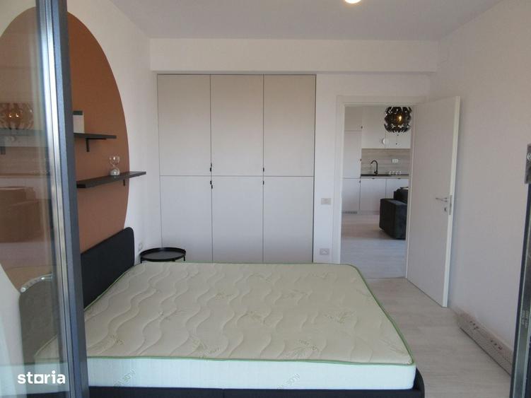 Apartament cu 3 camere semidecomandat în Fundeni