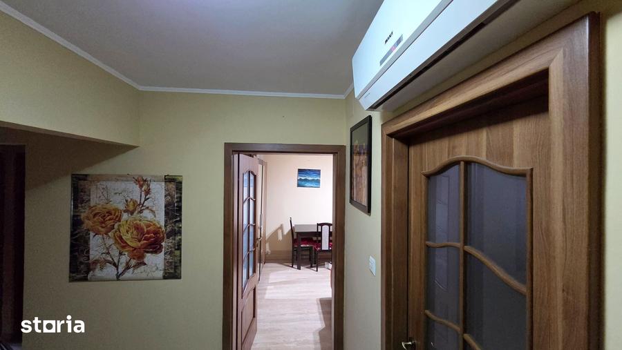 Apartament cu 3 camere decomandat în Aradului