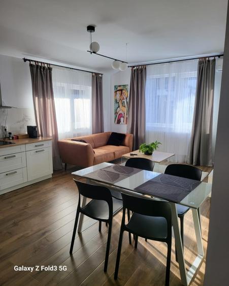 Apartament cu 2 camere semidecomandat, mobilat în Florești — fotografia 1