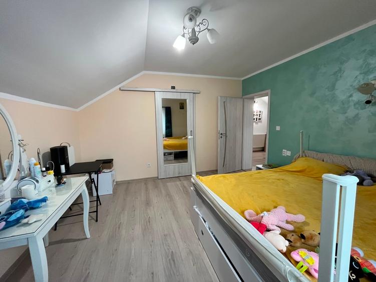 Casă individuală cu 5 camere cu Canalizare în Miroslava