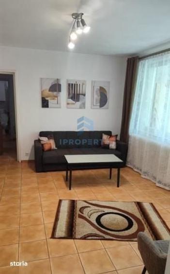 Apartament cu 3 camere semidecomandat în Tei