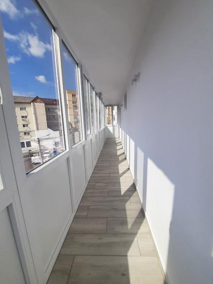 Apartament cu 3 camere decomandat în Mărăței