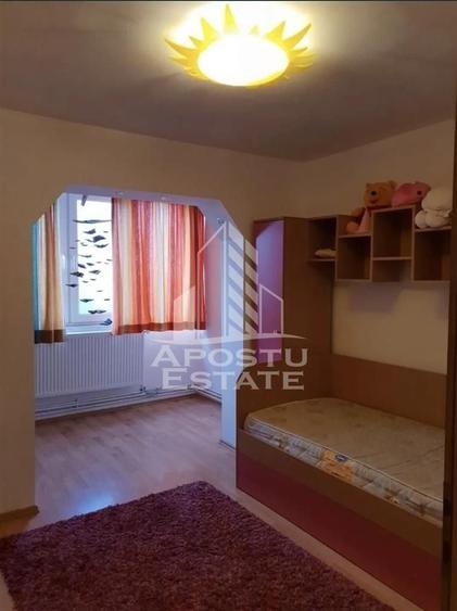 Apartament cu 3 camere decomandat, mobilat în Micălaca