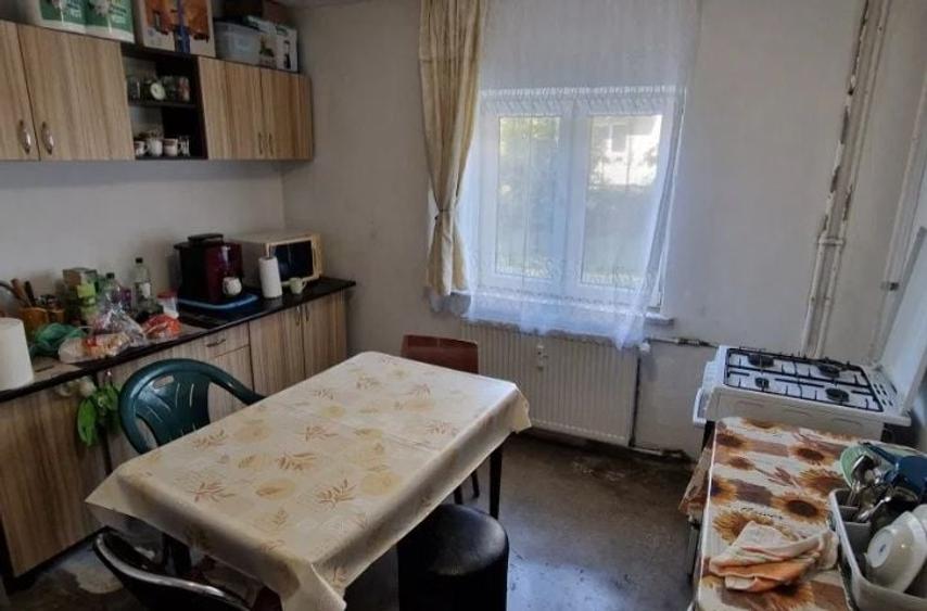 Apartament cu 2 camere decomandat în Cornitoiu