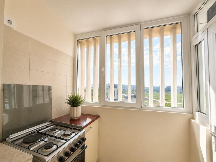 Apartament cu 3 camere semidecomandat în Titan