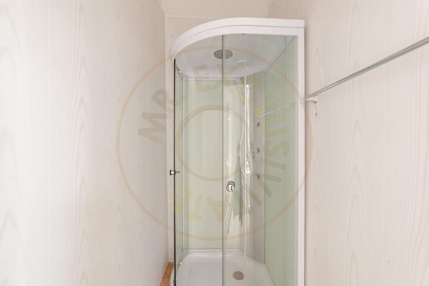 Casă individuală cu 4 camere cu Canalizare în Ultracentral