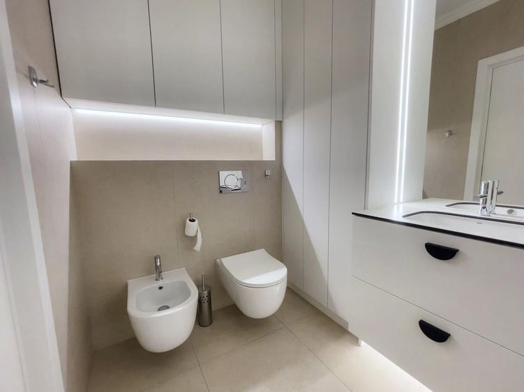 Apartament cu 2 camere semidecomandat, mobilat în Bună Ziua