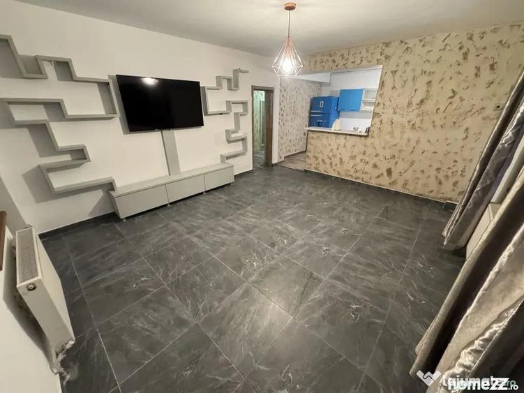 Apartament cu 2 camere decomandat în Casa de Cultură