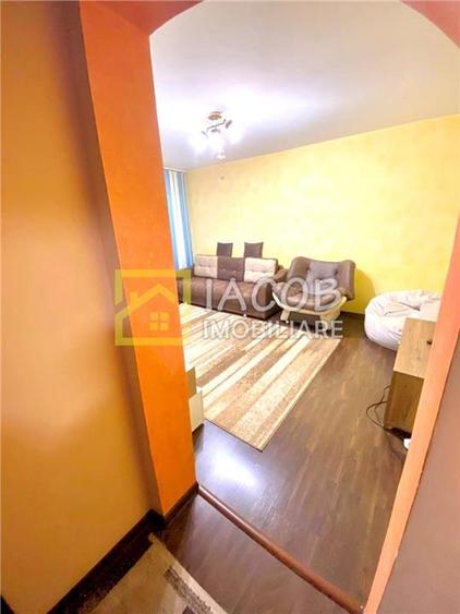 Apartament cu 3 camere decomandat în Alecu Russo