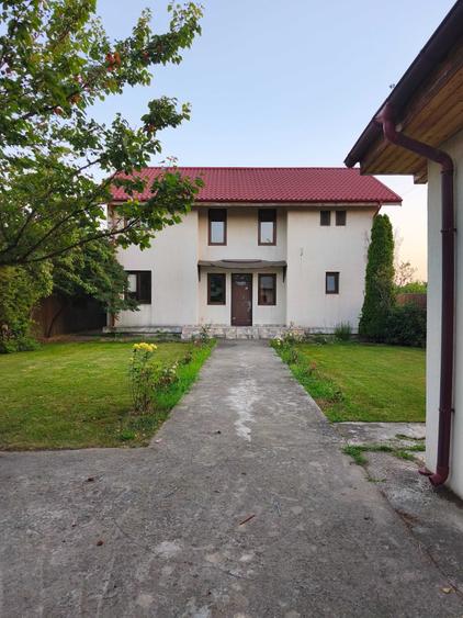 Casă cu 4 camere cu Teren 900 Mp în Cornetu