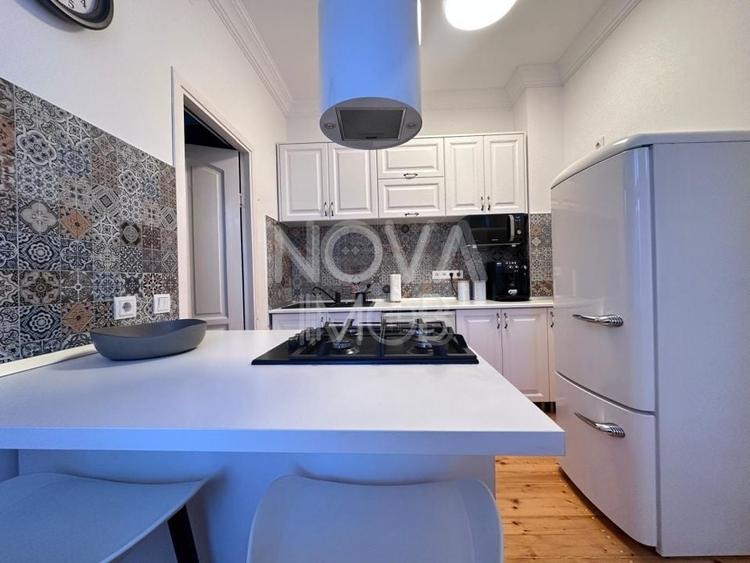 Apartament cu 3 camere semidecomandat, mobilat în Ultracentral