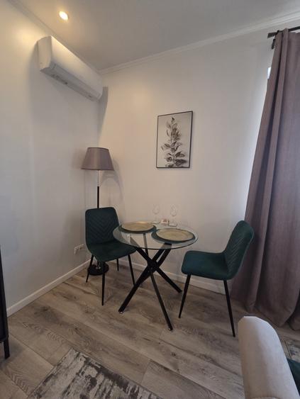 STUDIO | PENINSULA | AFACERE LA CHEIE - 3