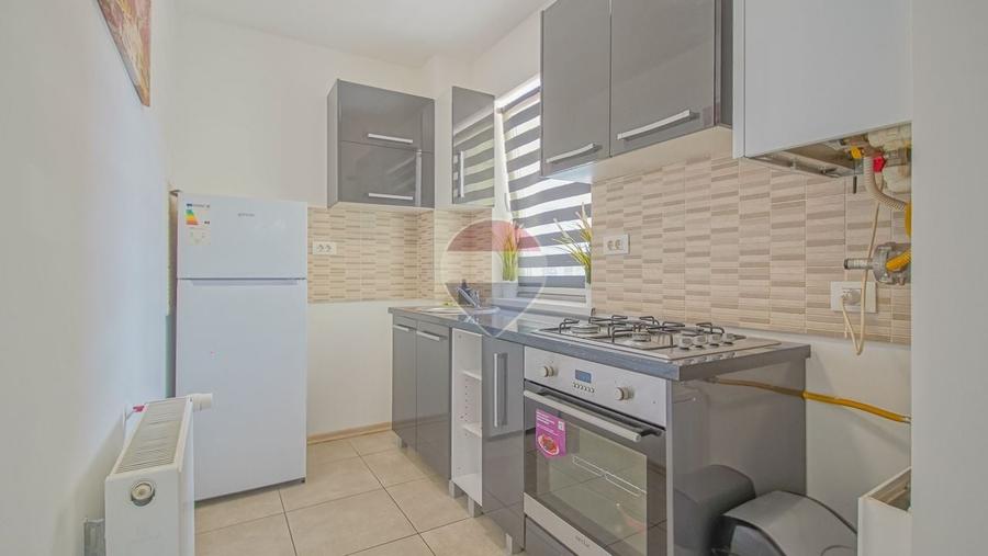 Apartament cu 2 camere semidecomandat, mobilat în Tractorul