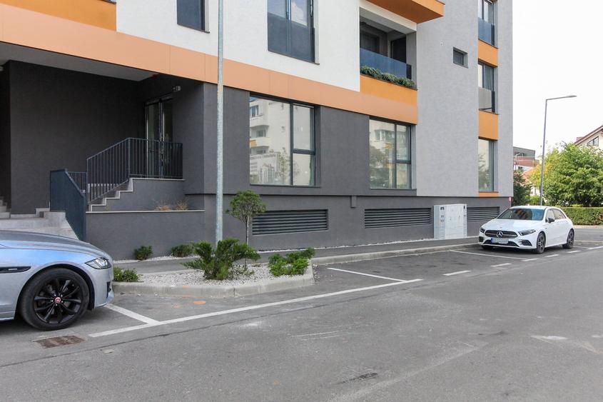 Spațiu comercial, de 360 mp, în Mărăști