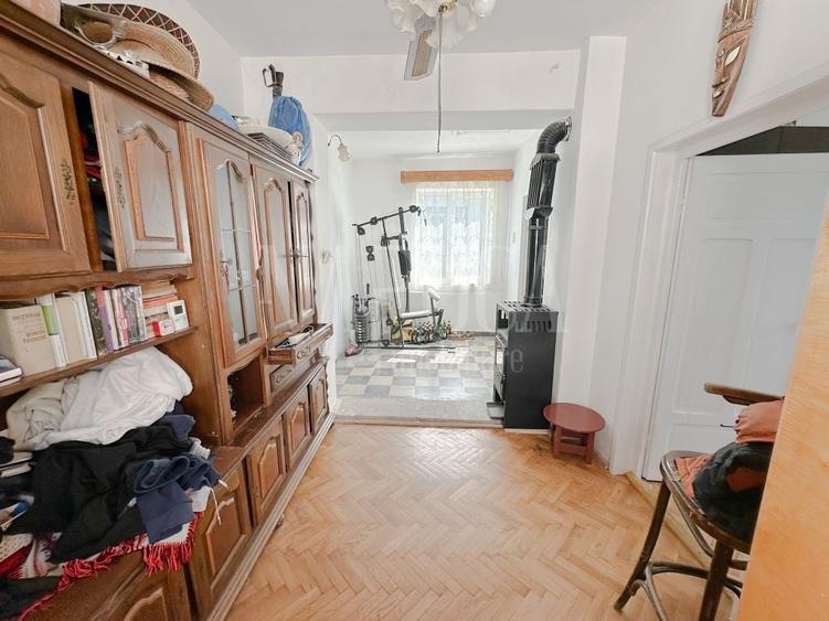 Casă individuală cu 5 camere cu Canalizare în Gruia