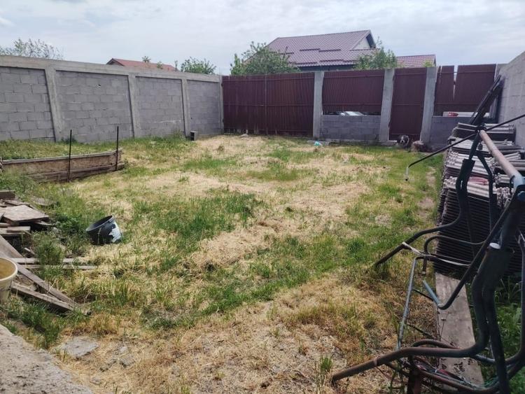 Casă individuală cu 4 camere cu Teren 250 Mp în Cernele