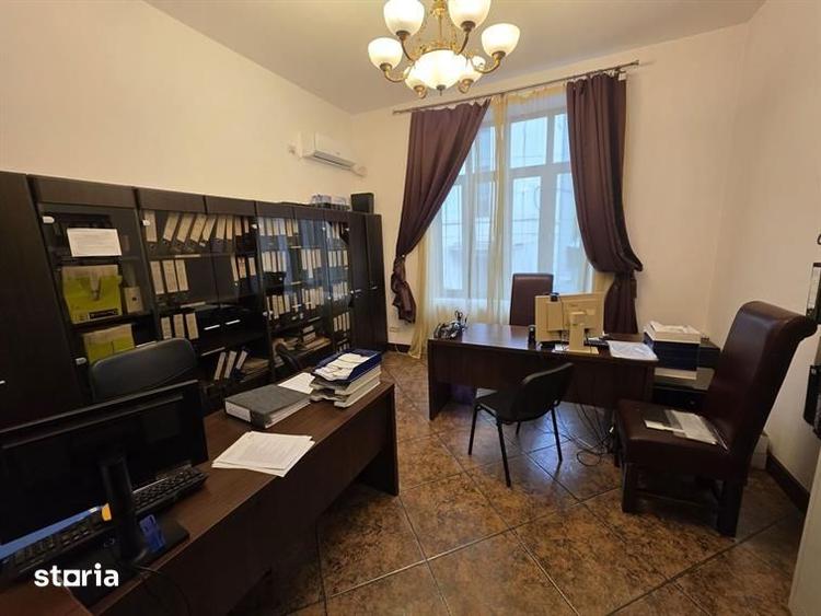 Parter Spatiu Birouri Regina Maria /Piata Unirii - 9