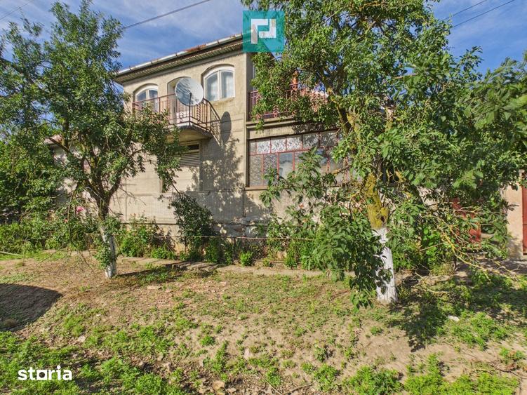 Casă cu 4 camere cu Teren 2880 Mp în Șagu