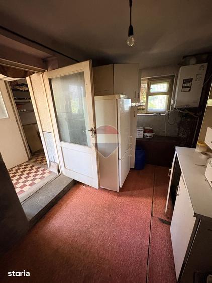 Casă cu 5 camere cu Teren 716 Mp în Central
