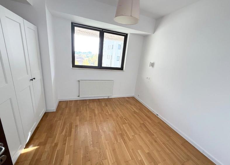 Apartament cu 3 camere în Băneasa