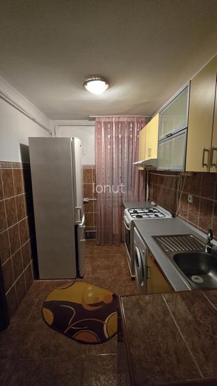 Inchiriez apartament cu 2 camere