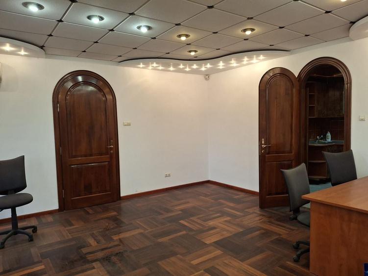 Birou, de 50 mp, în Central