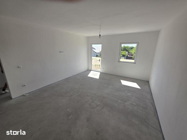 Casă cu 8 camere cu Teren 564 Mp în Dudeștii Noi