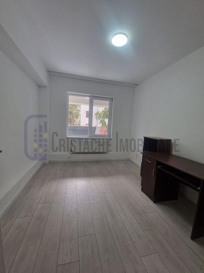 Apartament cu 3 camere, mobilat în Dristor
