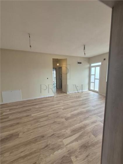 Duplex cu 4 camere cu Canalizare în Ghiroda
