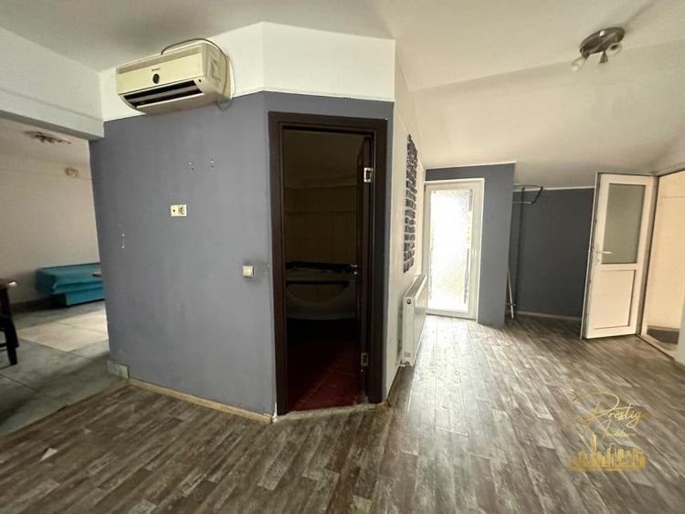 Casă individuală cu 8 camere cu Canalizare în Orașul Nou