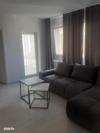 Apartament cu 2 camere decomandat în Titan