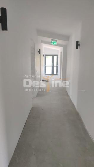 Spațiu comercial, de 386 mp, în Bălteni