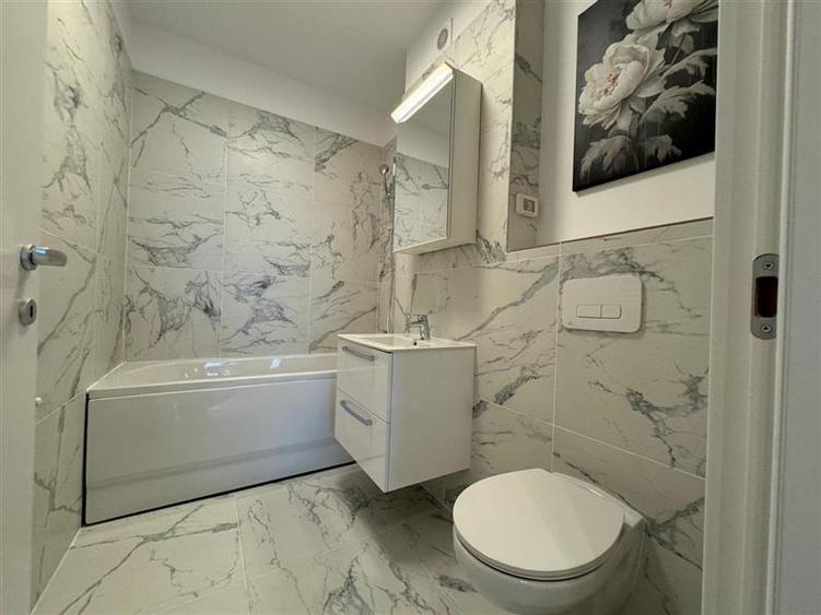 Apartament cu 2 camere semidecomandat, mobilat în Fundeni