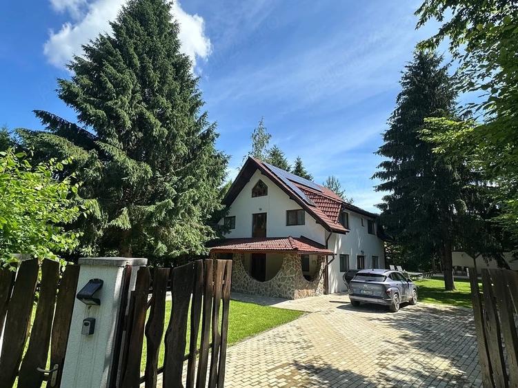 Casă cu 6 camere cu Teren 1000 Mp în Avrig