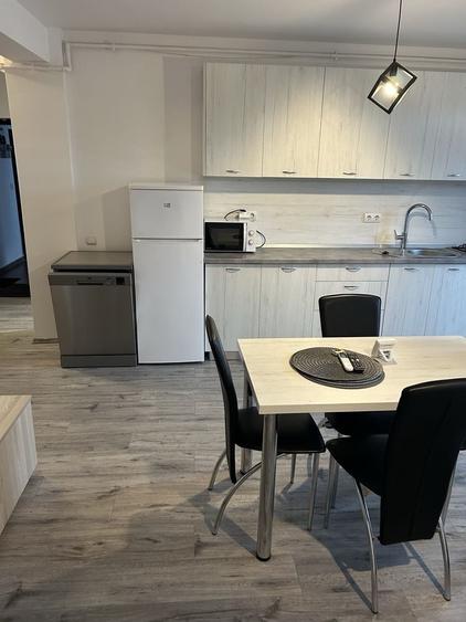 Apartament cu 2 camere decomandat în Florești