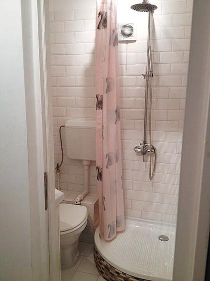 Apartament cu 3 camere semidecomandat în Tineretului