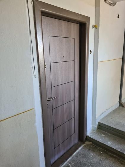 Apartament cu 3 camere decomandat în Buhuși