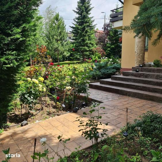 Casă cu 4 camere în Păun