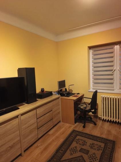 Casă individuală cu 3 camere cu Canalizare în Central
