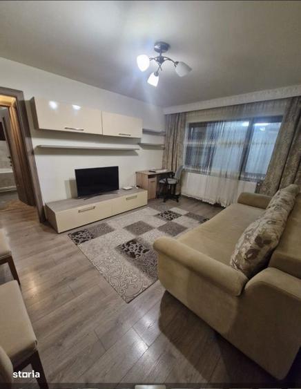 Apartament cu 2 camere semidecomandat în Rovine