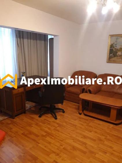 Apartament cu 3 camere decomandat în Berceni