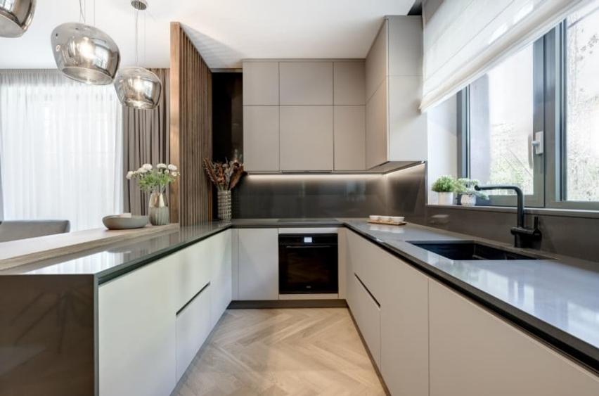 Apartament cu 3 camere semidecomandat în Voluntari