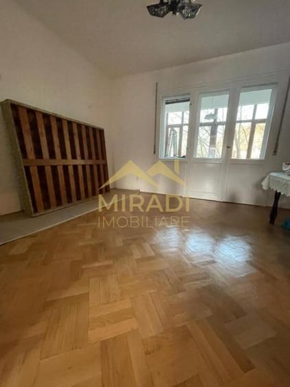 Apartament cu 3 camere în Dorobanți
