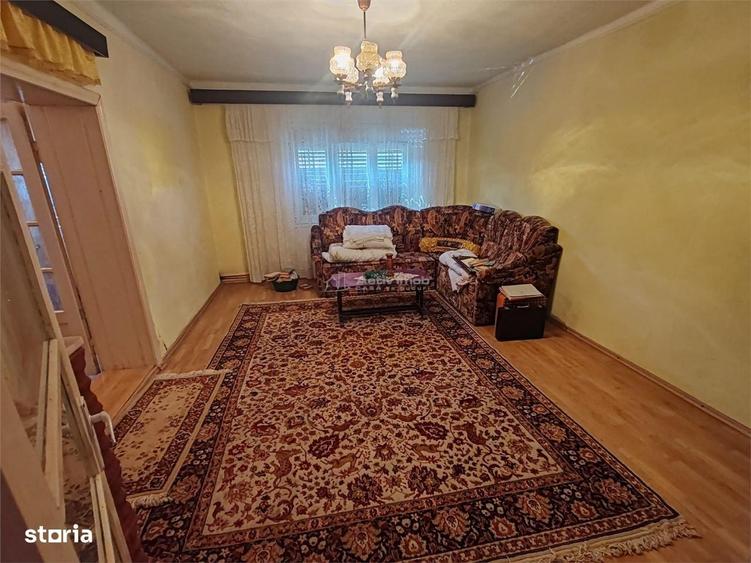 Casă cu 4 camere în Central