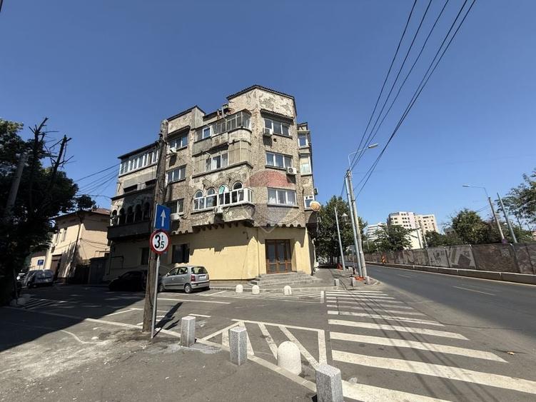 Garsonieră decomandată în Eroii Revoluției