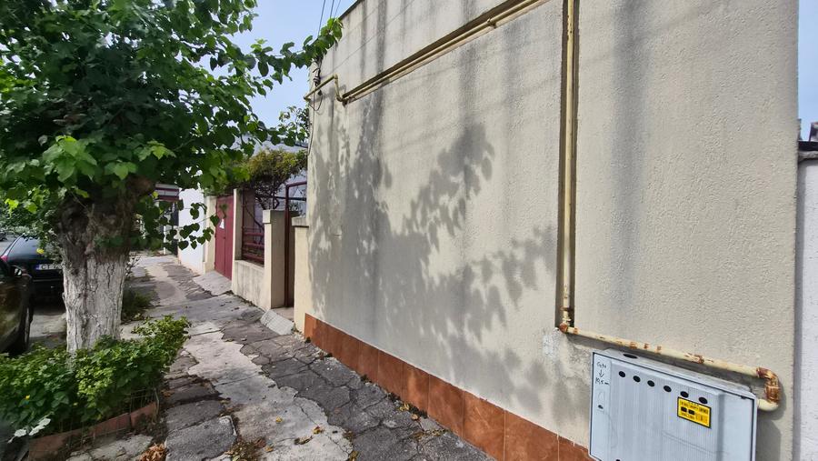 Casă individuală cu 3 camere cu Canalizare în Faleza Nord